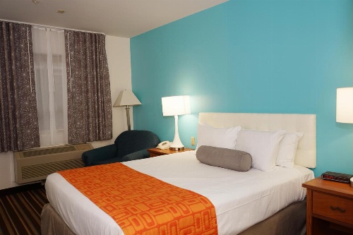 Howard Johnson by Wyndham Salinas image 1