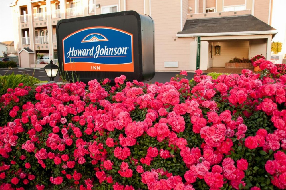 Howard Johnson by Wyndham Salinas Image 29