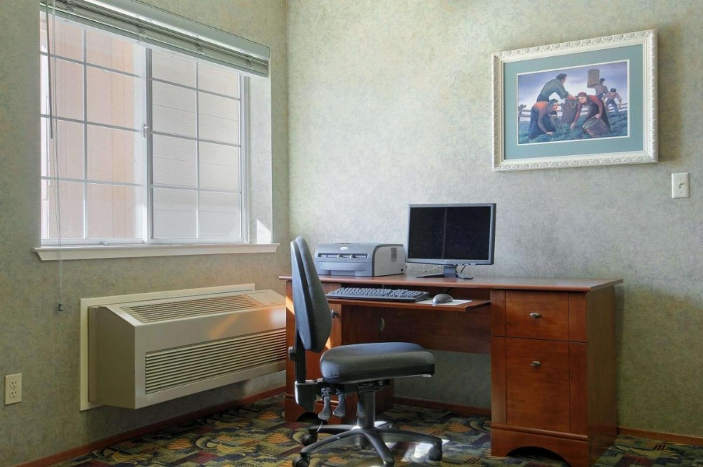 Howard Johnson by Wyndham Salinas Image 33