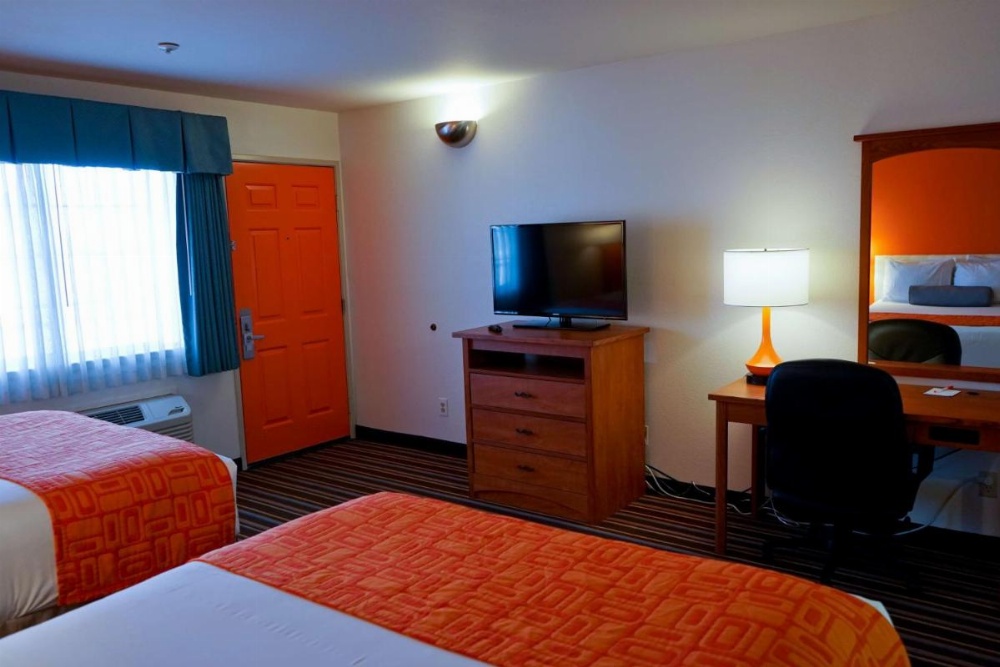Howard Johnson by Wyndham Salinas Image 42