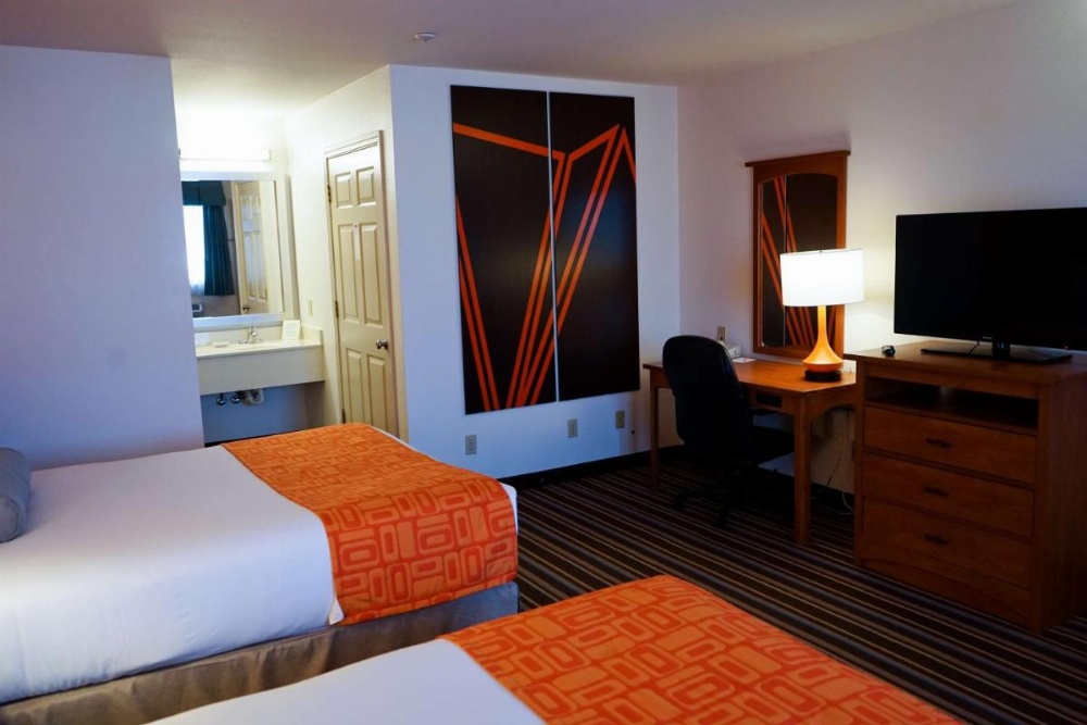 Howard Johnson by Wyndham Salinas Image 43
