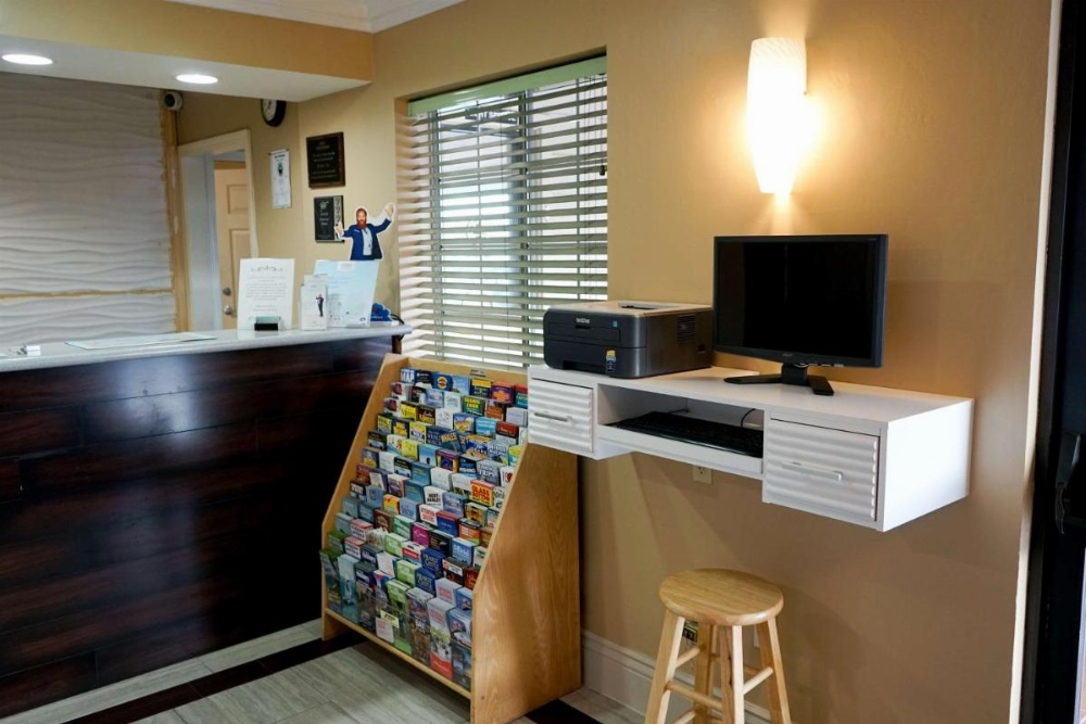 Howard Johnson by Wyndham Salinas Image 48