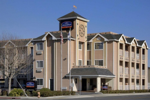 Howard Johnson by Wyndham Salinas image 50